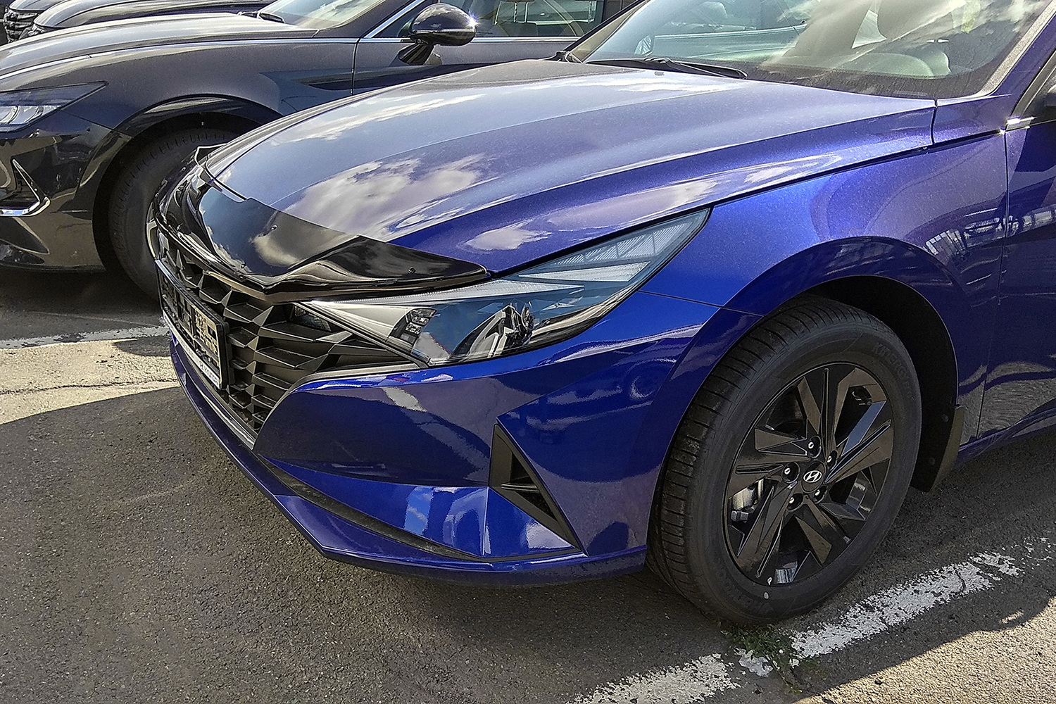 Дефлектор капота HYUNDAI Elantra/Avante/i30, 2020-, нижний, темный / Хендай Элантра