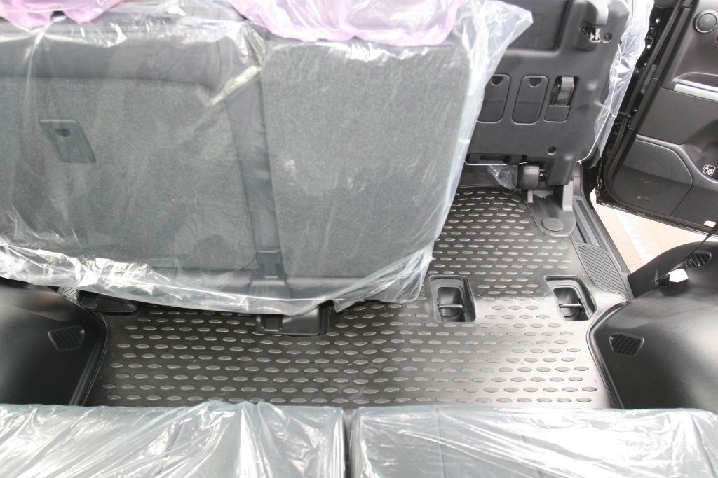 Коврики в салон TOYOTA Land Cruiser 200, 2012-2015 4 шт. (полиуретан,серые) / Тойота Ленд крузер