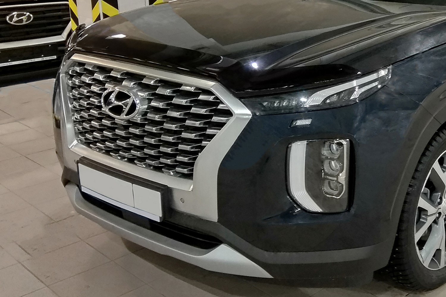 Дефлектор капота HYUNDAI Palisade, 2019-, темный / Хендай Палисад