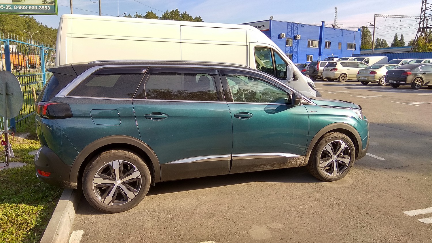 Дефлектор боковых окон Peugeot 5008, 2017-, 6ч., темный / Пежо