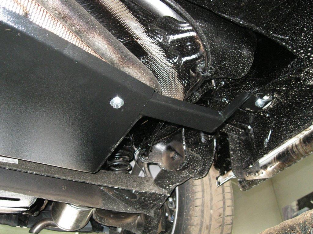 Защита бака для RENAULT Duster 2WD (2015-), LADA Xray (2016-) 1,6/1,8/ 2,0 бен./ 1,5 диз. АТ/МТ FWD / Рено Дастер
