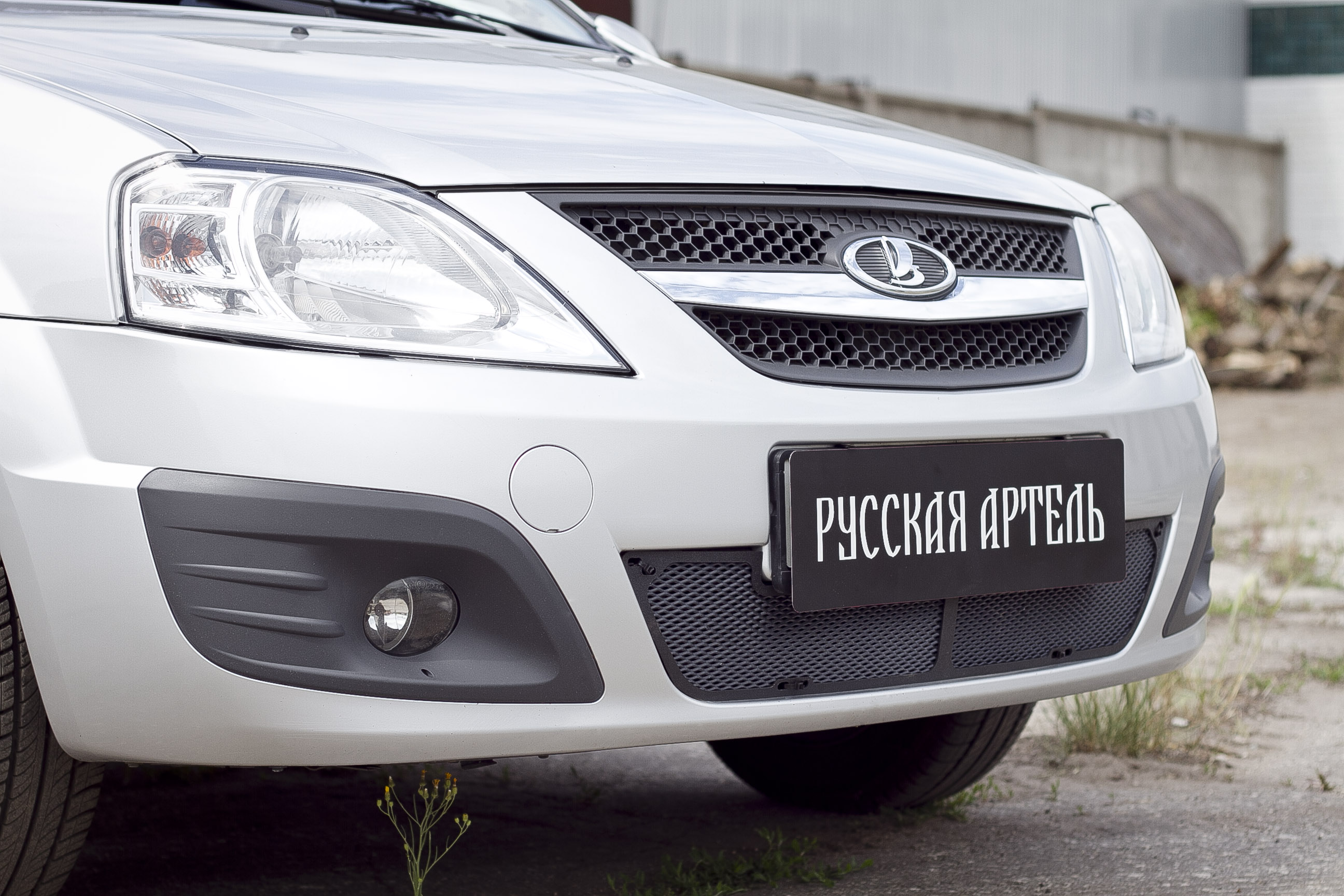 Защитная сетка решетки переднего бампера для Lada Largus 2012-2019, шагрень / Лада Ларгус