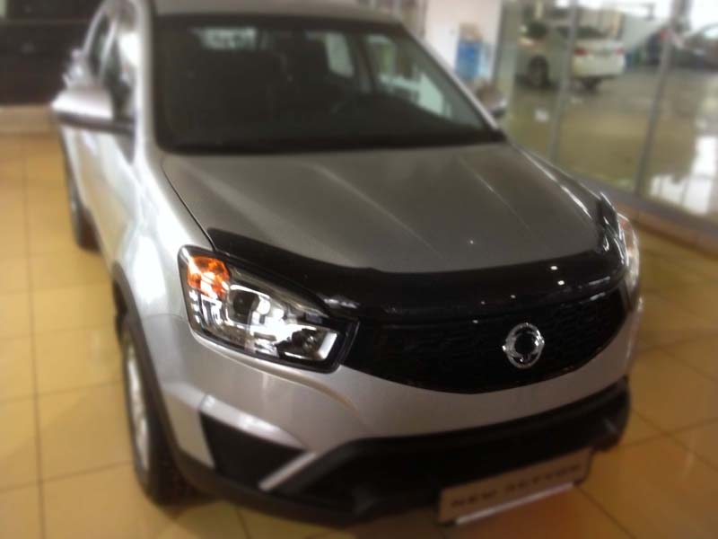 Дефлектор капота темный SSANGYONG ACTYON 2013- / Саньенг Актион