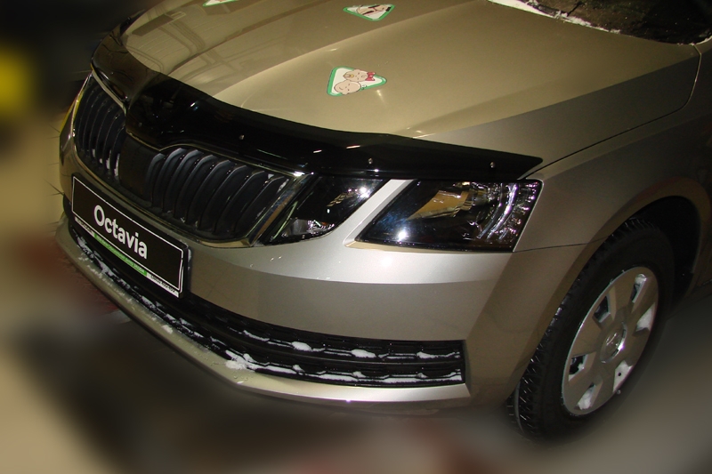 Дефлекторы капота для Skoda Octavia, 2017-2020 / Шкода Октавия