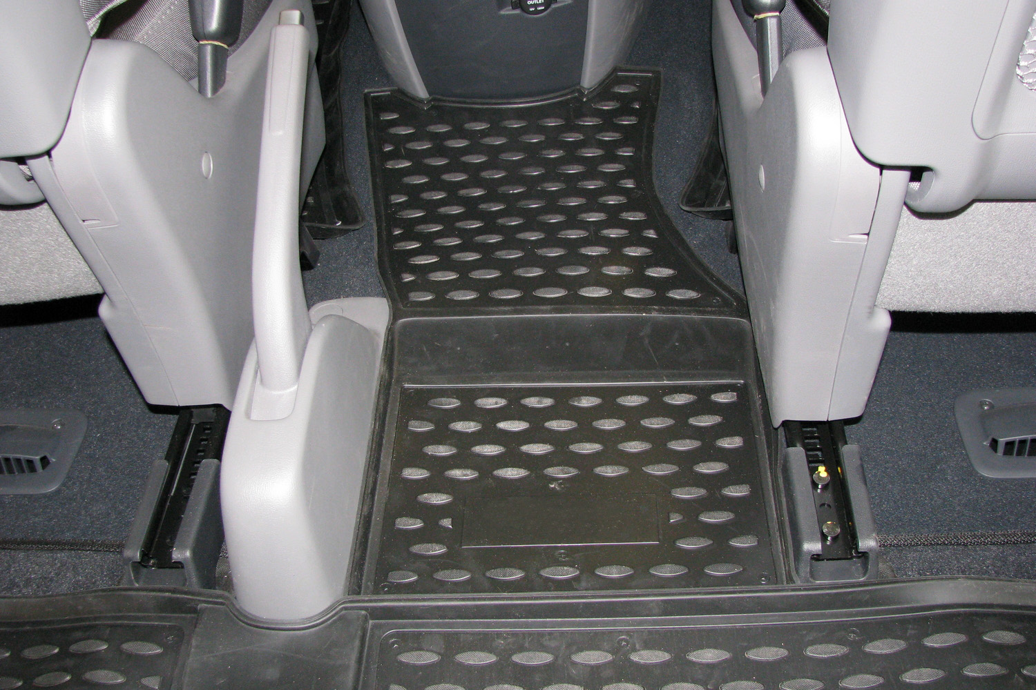 Коврики в салон HYUNDAI New H-1 2007-, 4 шт. (полиуретан) / Хендай Н-1