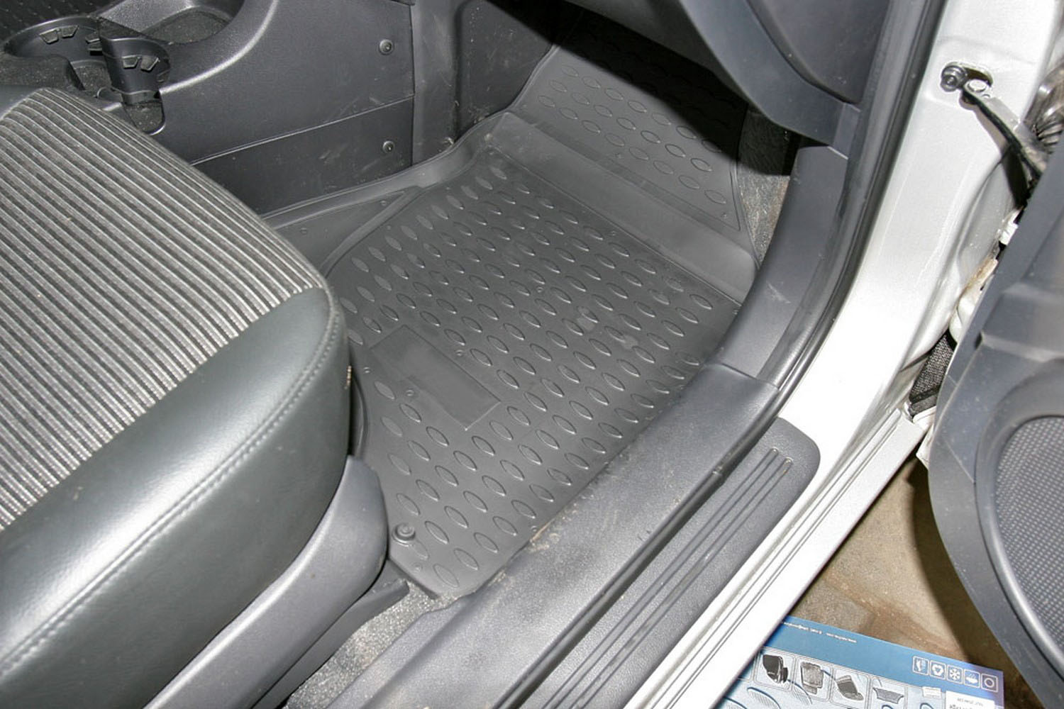 Коврики в салон для KIA Sportage (II, IIr), 2004-2010, 4 шт. (полиуретан) / Киа Спортаж