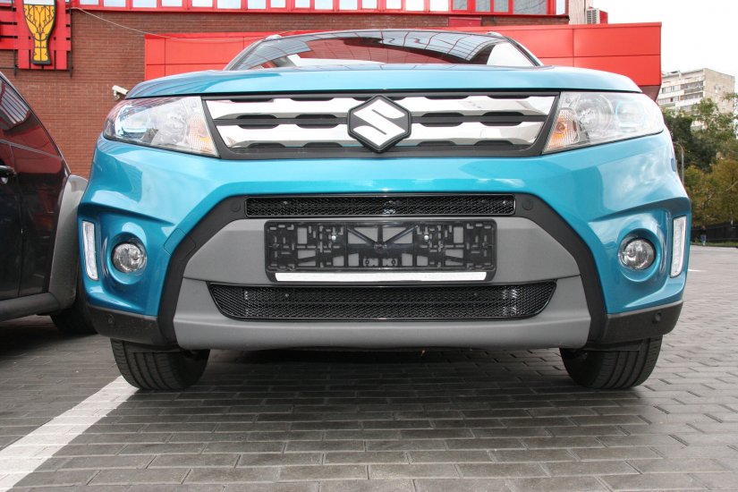 Сетка на бампер внешняя для SUZUKI Vitara 2015-2018, 2 шт., черн., 15 мм, без декоративной накладки на передний бампер / Сузуки Витара