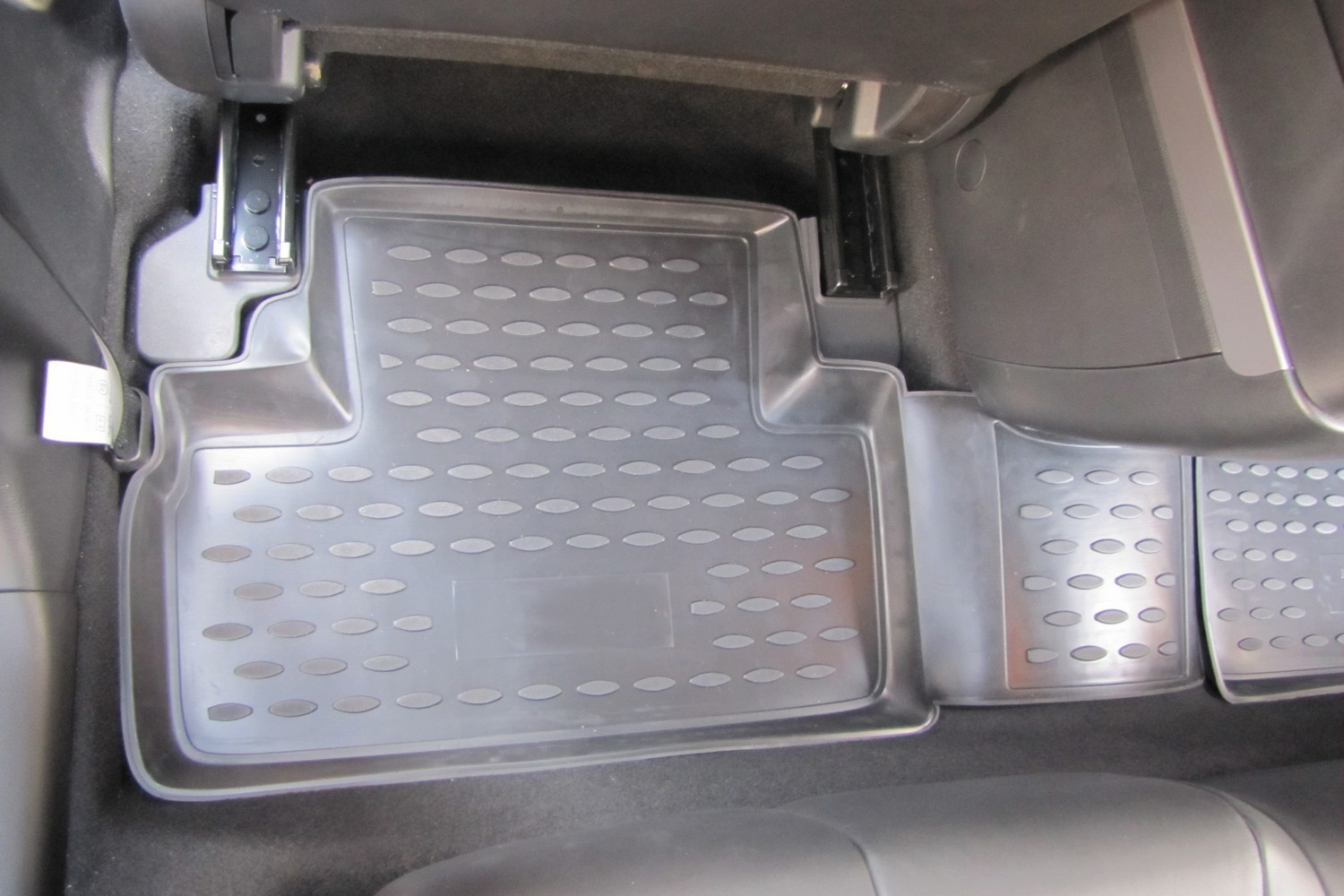 Коврики в салон для MAZDA CX-7 (Рестайлинг), 2009-2012, 4 шт., кросс. (полиуретан) / Мазда СХ-7